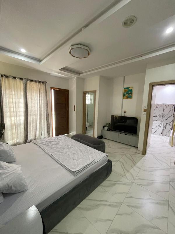Connery Homes Apartment - image 2