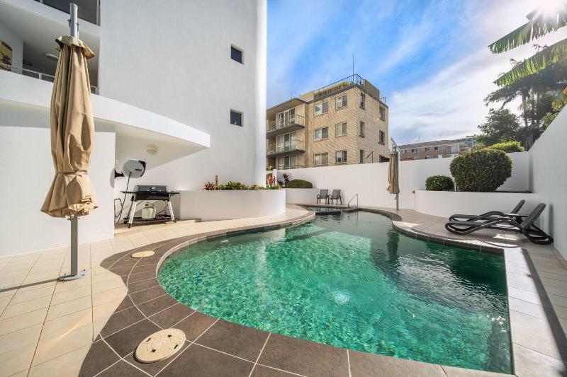 Salt & Sky - Stylish Apartment with Pool & Spa - image 28