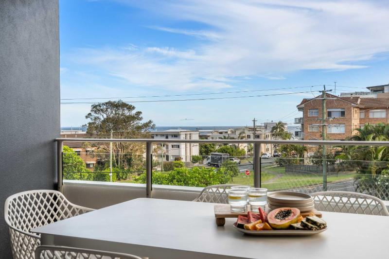 Salt & Sky - Stylish Apartment with Pool & Spa - image 34