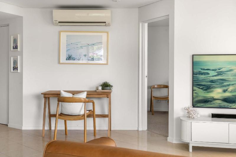 Salt & Sky - Stylish Apartment with Pool & Spa - image 37