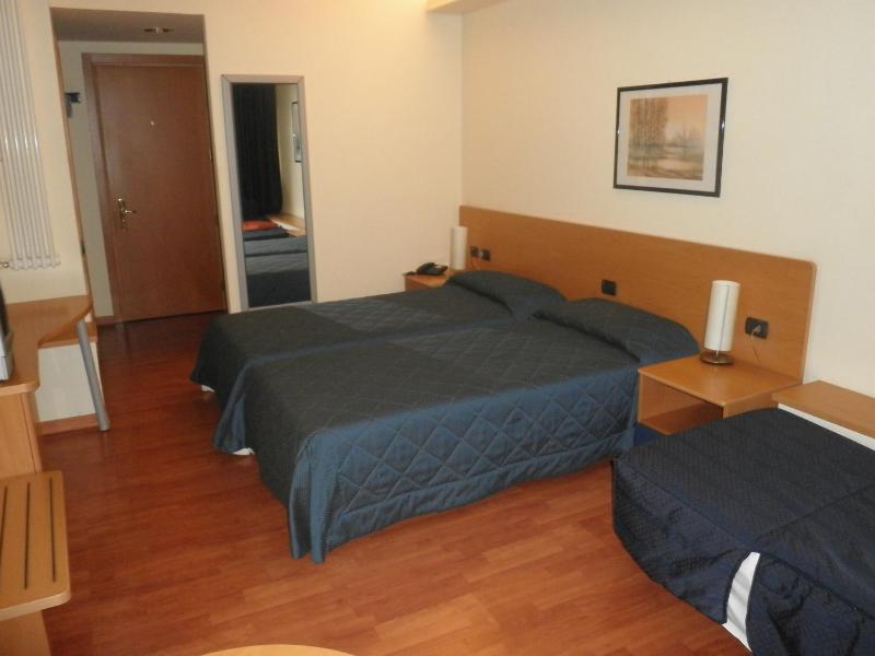Triple Room image 4