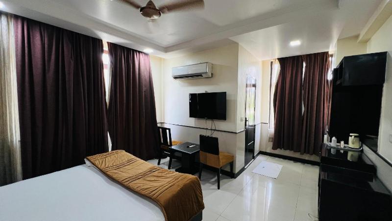 Aadhar Hotel - image 1