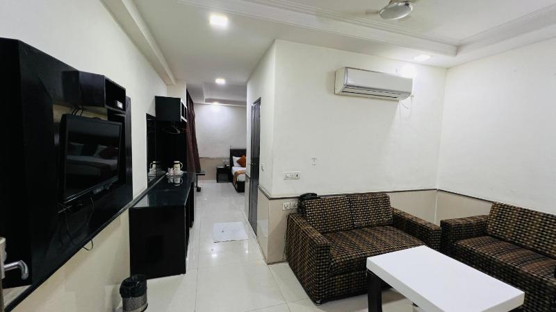 Aadhar Hotel - image 16