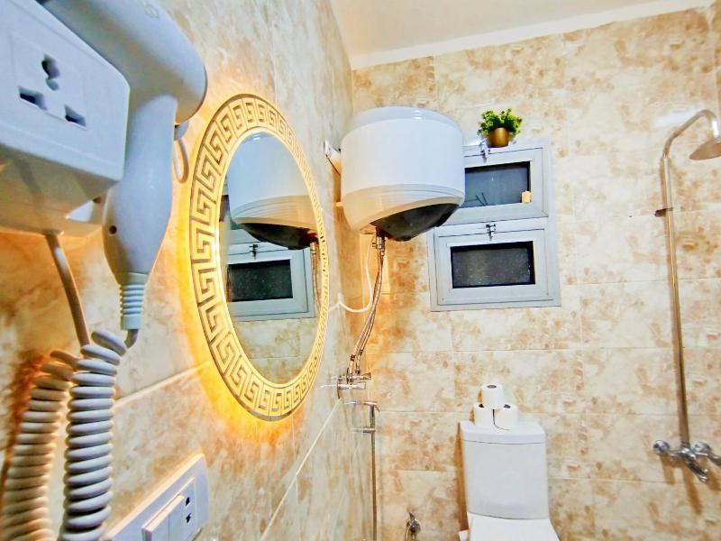 Garden city Spacious 4 Bedroom apartment - Downtown Cairo - image 16