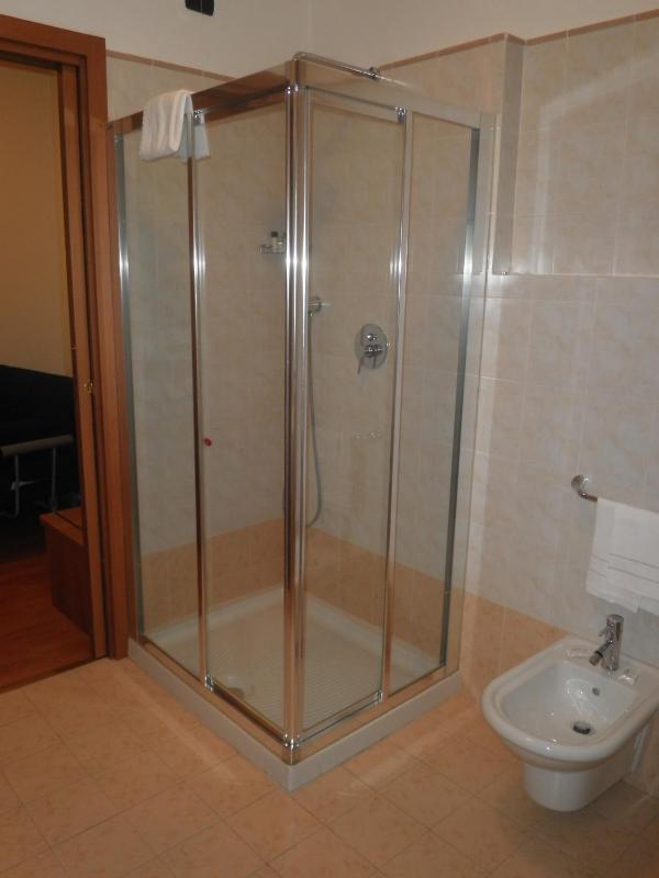 Double or Twin Room image 3