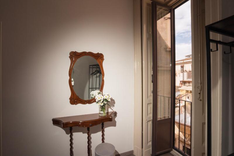 B&B Università - Centro Storico a 2 min da Piazza Duomo - image 14