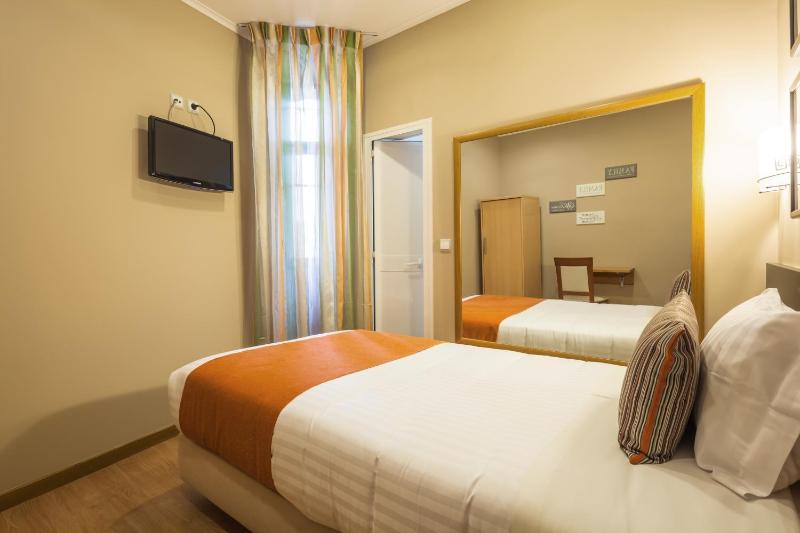 Single Room image 4