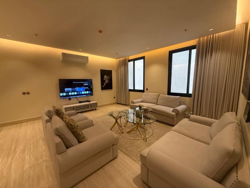 شقة واسعة 3 غرف نوم Spacious 3 Bedroom Apartment - image 9