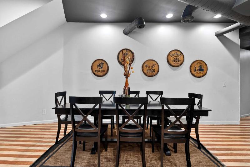 Stylish home close to Louisville NuLu & downtown - image 16