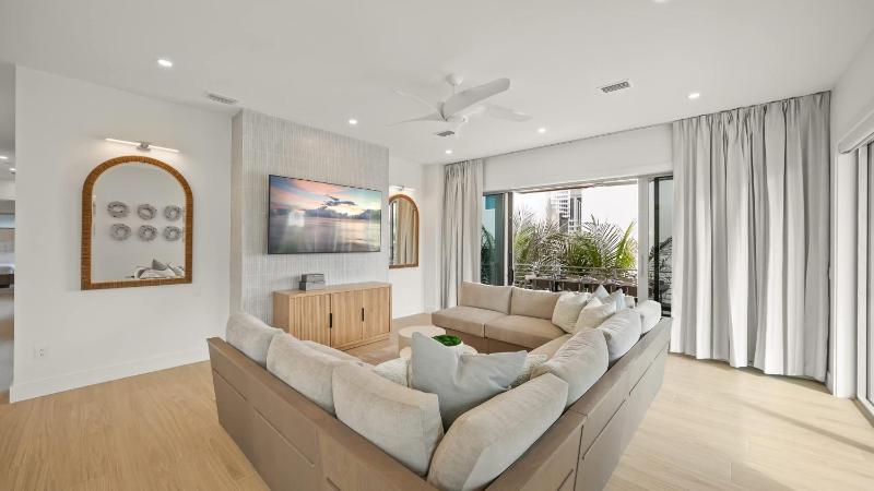Vantage Point - image 37