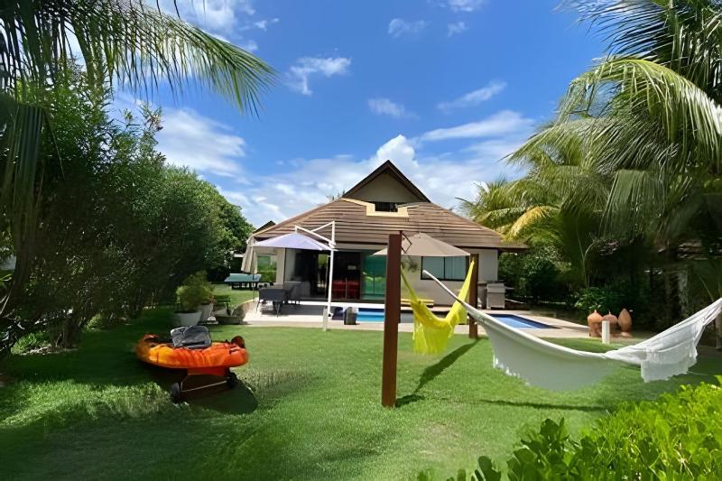 Bangalô luxo Beira Mar no Carneiros Beach Resort - image 1