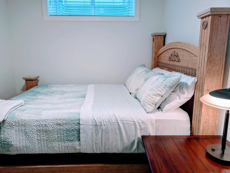2 Bedroom Guest Suite in SW - image 10