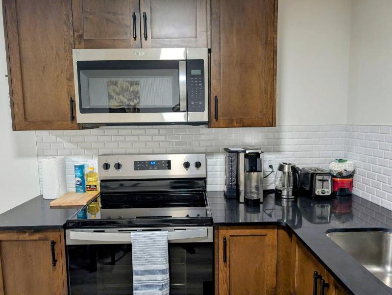 2 Bedroom Guest Suite in SW - image 14
