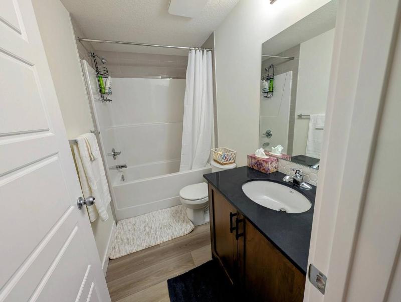 2 Bedroom Guest Suite in SW - image 9