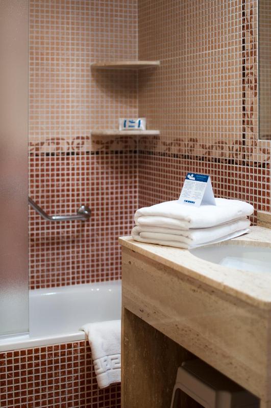 Double or Twin Room with Thermal Baths Access image 2