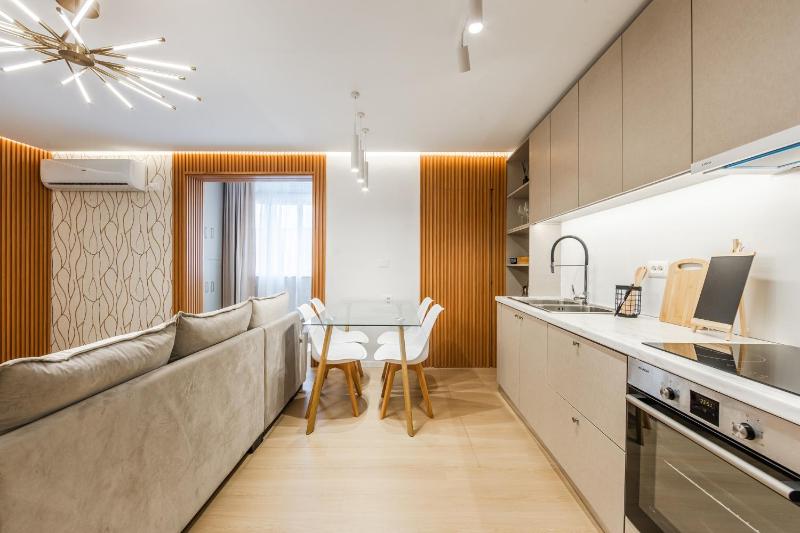 Urban Chic Apartment Terrace & View by PikHost - image 2