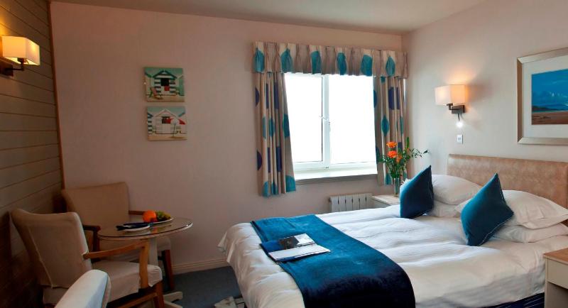 Standard Double Room image 3