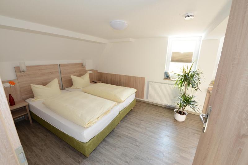Double Room image 4