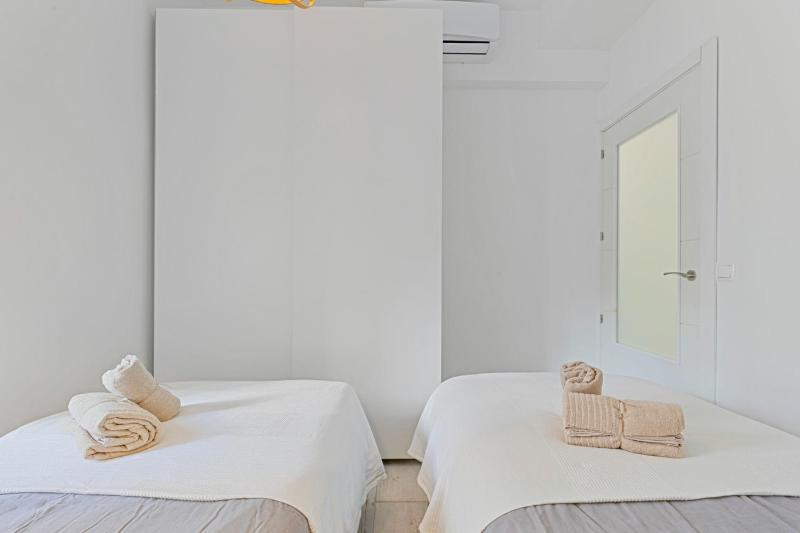Modern apartment in Los Boliches near beach - image 18