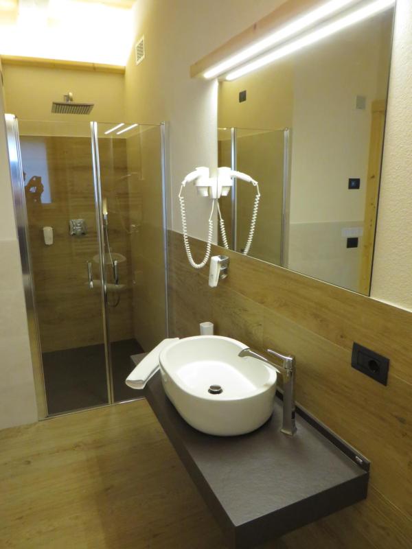 Double or Twin Room with Extra Bed image 4