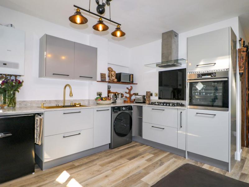 Shell Cottage - image 20