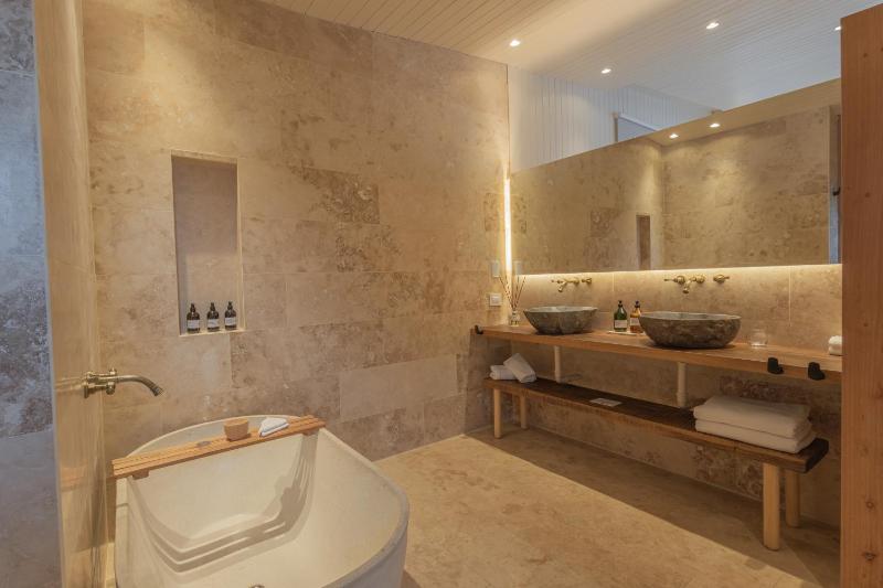 Locus Solus Hotel Singular - image 50