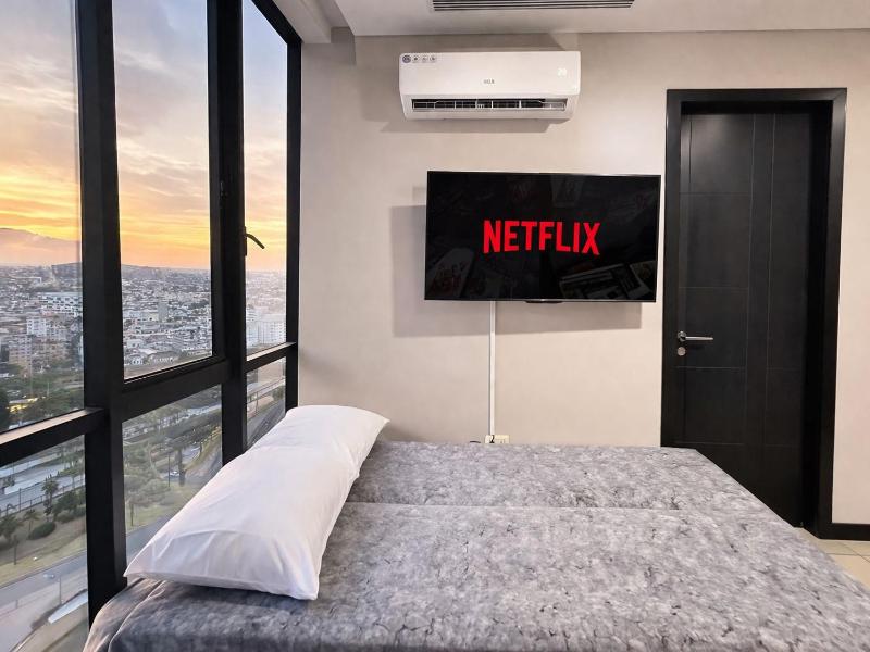 Apartamento moderno con vistas a la ciudad 2 dormitorios sala de estar y cocina equipada en la planta superior - image 6