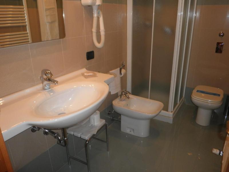 Double or Twin Room image 2