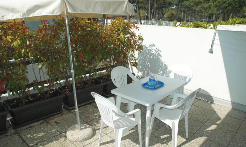 Apartment close to the beach - image 10