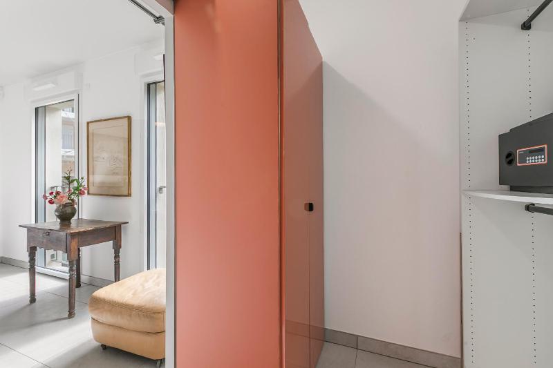 La Marenda - City Center Apartment with Terrace Garden - Happy Rentals - image 14
