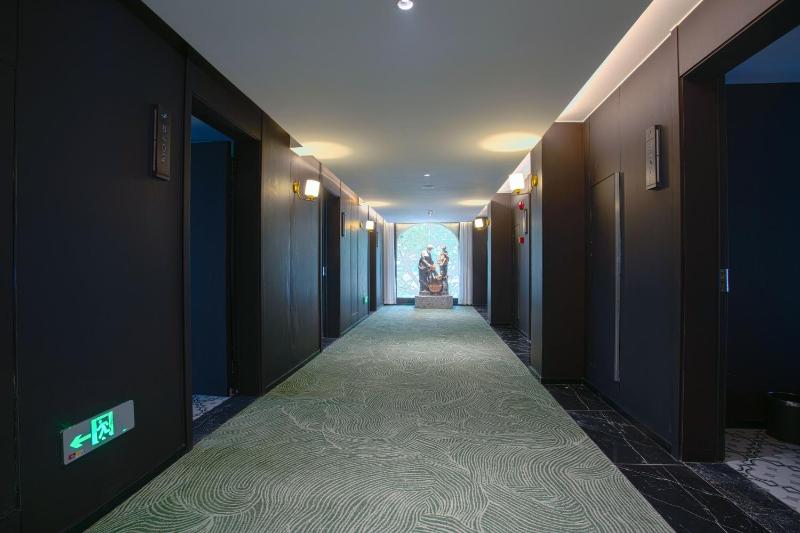 Cavalier Hotel Chongqing - image 39