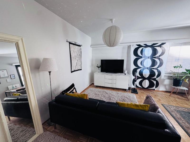 Charming Seaside City Apartment - image 15
