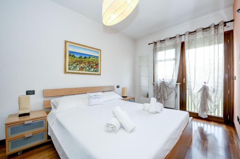 Laguna Lake Front Apartment - image 5