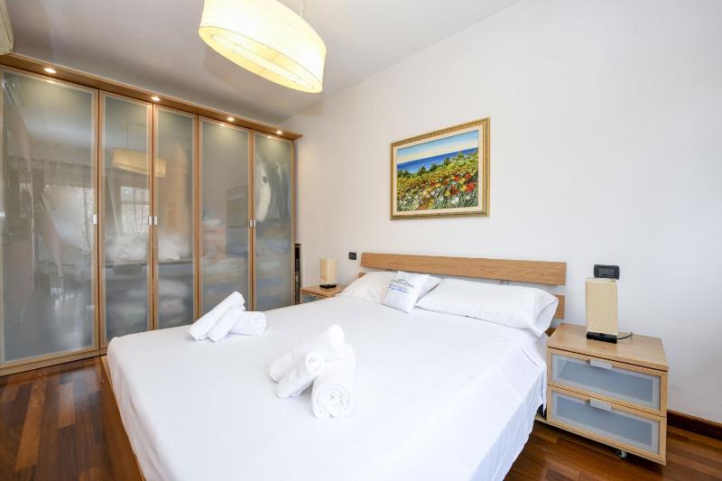 Laguna Lake Front Apartment - image 12