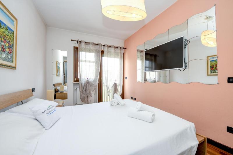 Laguna Lake Front Apartment - image 11