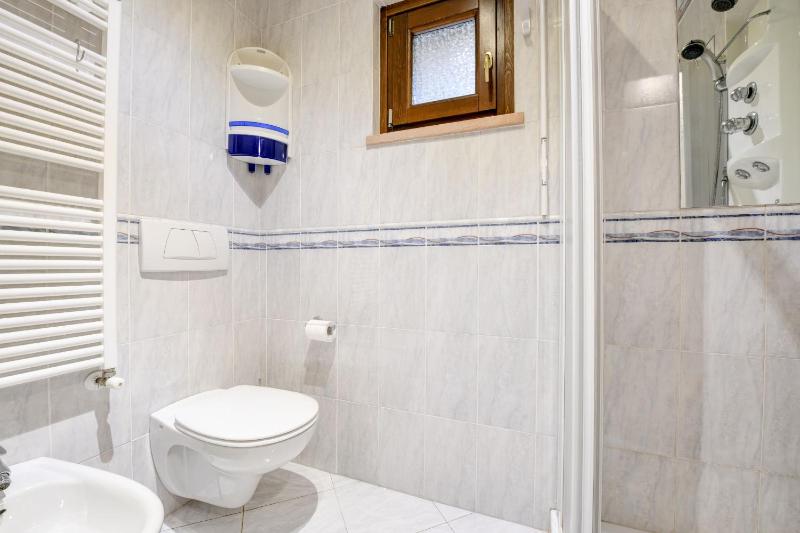 Laguna Lake Front Apartment - image 6