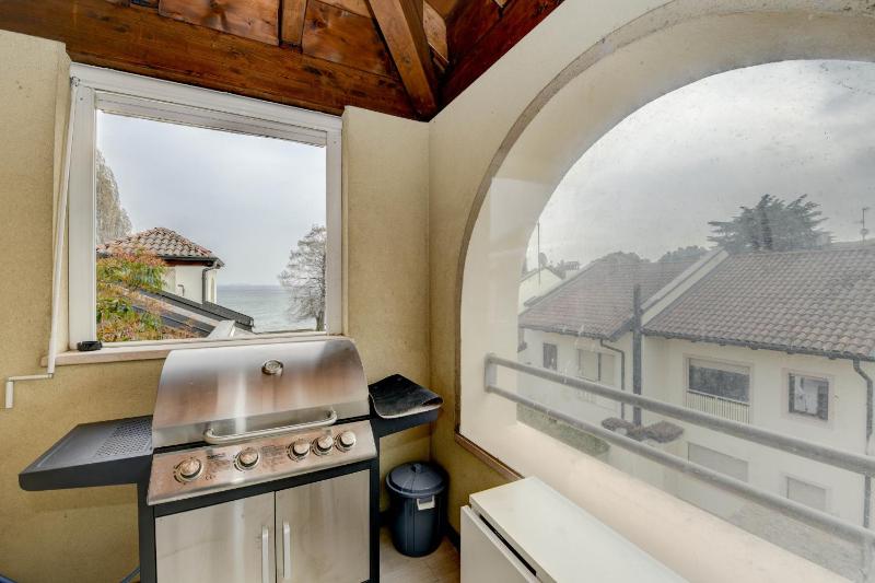 Laguna Lake Front Apartment - image 3