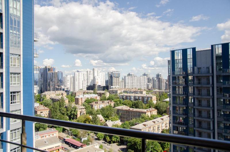 20-277 Central Park John McCain 7 Kyiv centre fantastic city view 15 kW backup power Petrovdom Apartment - image 15
