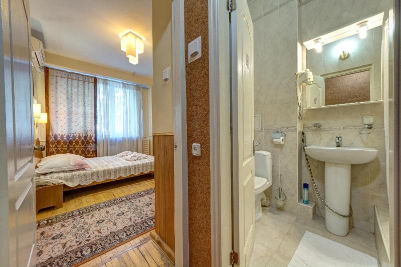 Standard Double Room image 4