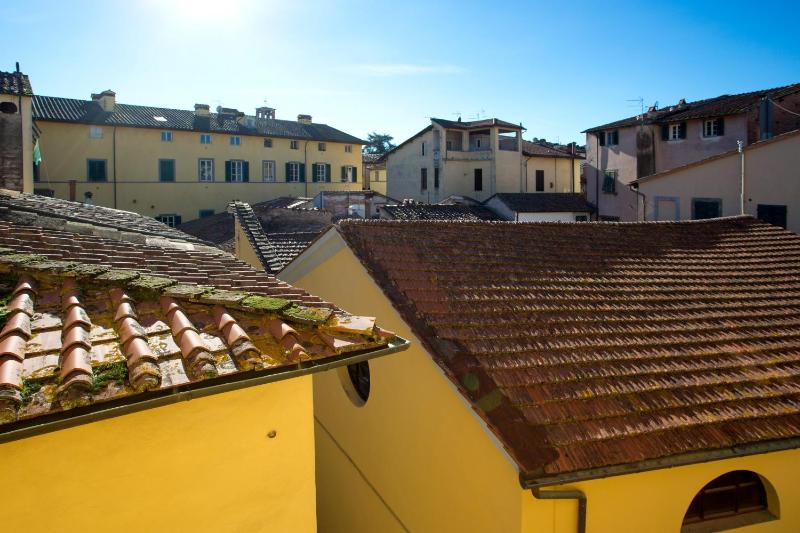 PARLISIUM in Piazza Anfiteatro- Lucca - image 25