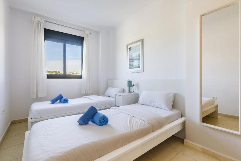 A&N Modern Coast Apartment with Pool & Parking - image 8
