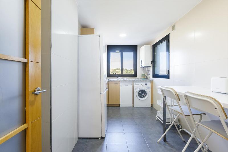 A&N Modern Coast Apartment with Pool & Parking - image 12