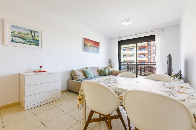 A&N Modern Coast Apartment with Pool & Parking - image 6