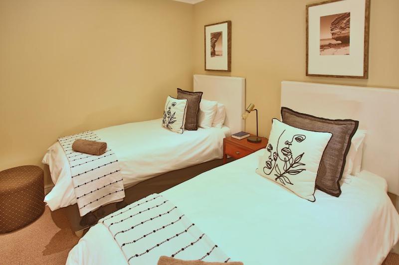 Ellefsen Golf Suite 108 Langebaan 4-sleeper - image 9