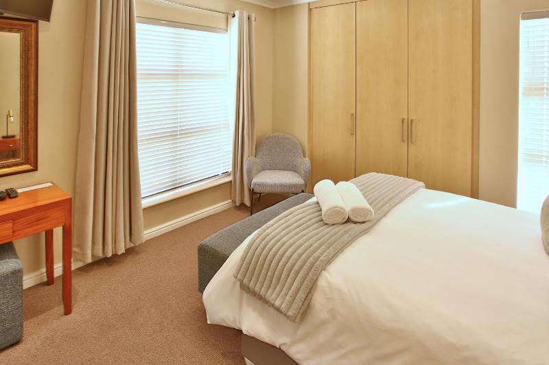 Ellefsen Golf Suite 108 Langebaan 4-sleeper - image 10