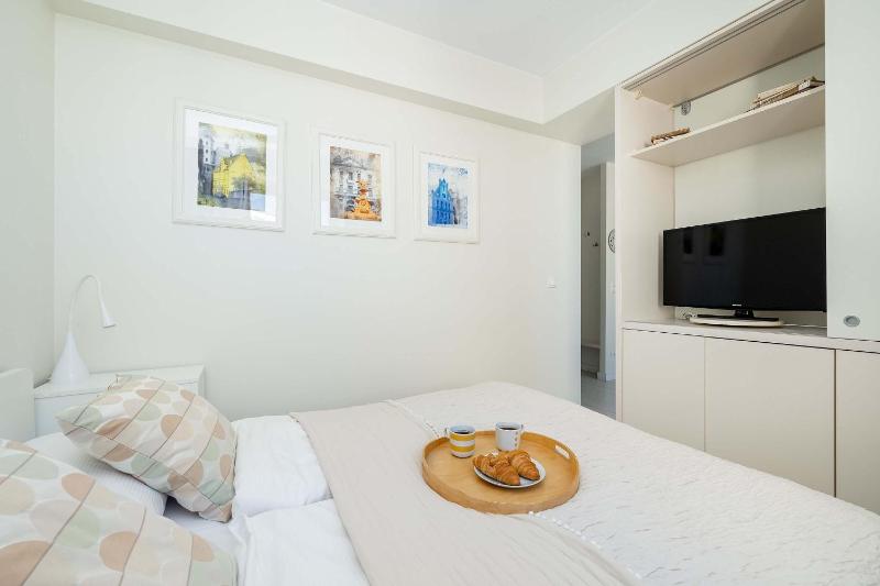 Funkcjonalne Apartamenty Blisko Zamku Książąt Pomorskich w Szczecinie by Noclegi Renters - image 28
