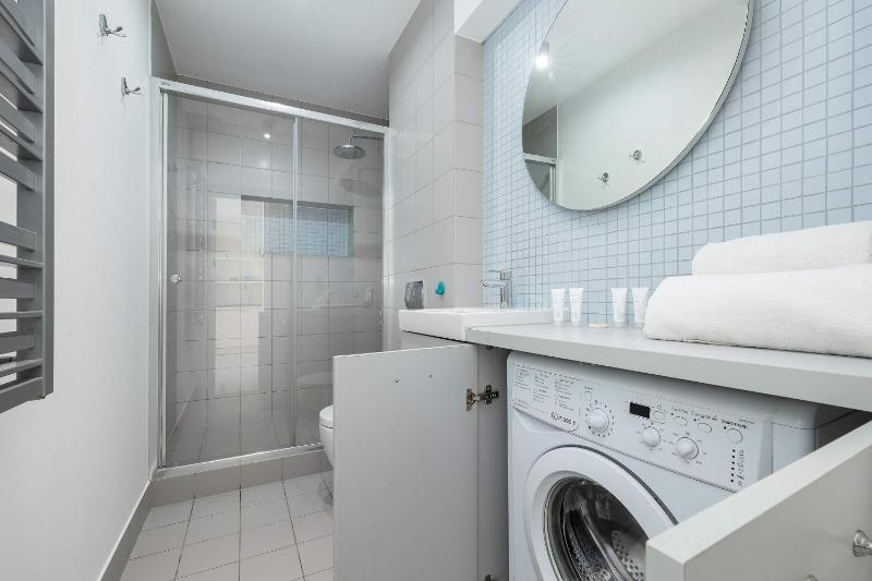 Funkcjonalne Apartamenty Blisko Zamku Książąt Pomorskich w Szczecinie by Noclegi Renters - image 11