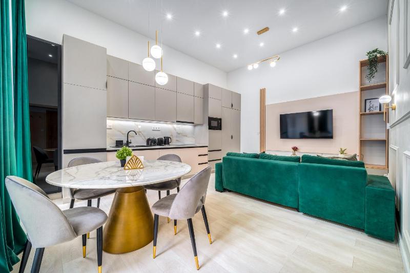 D10 Central Residence - image 5