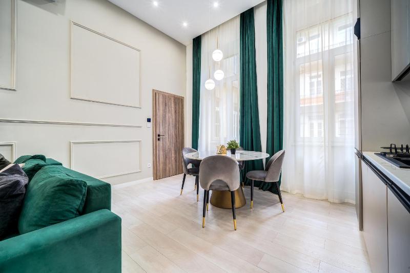 D10 Central Residence - image 7