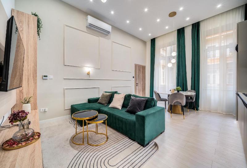D10 Central Residence - image 12